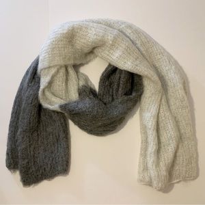 Aerie Fuzzy Blanket Scarf